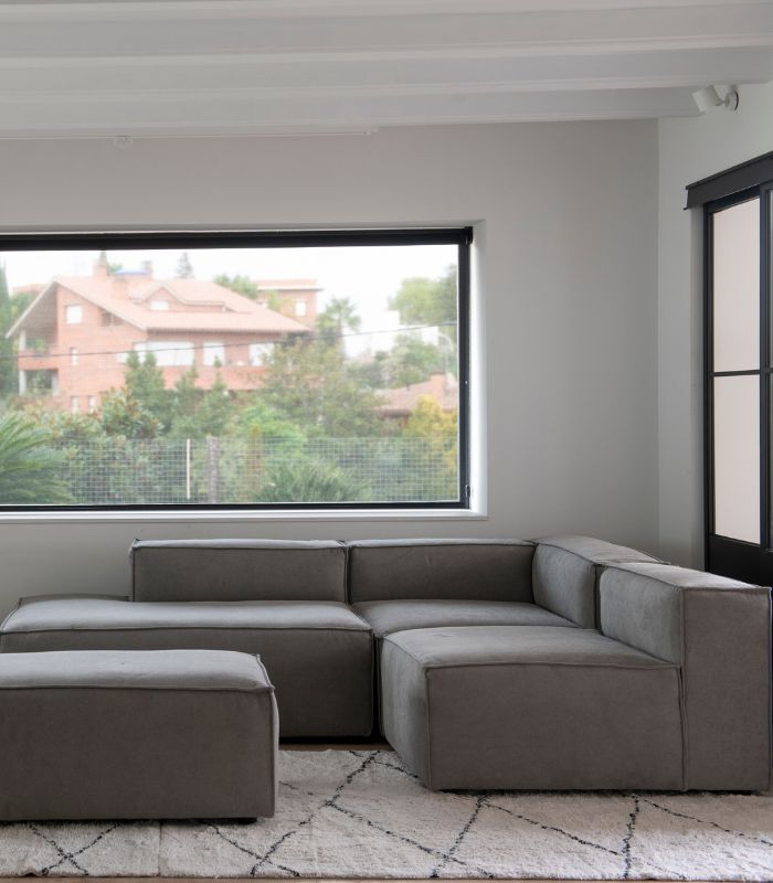 Sofá modular con chaise longue gris Arlo 350x170cm Clau&Chloe