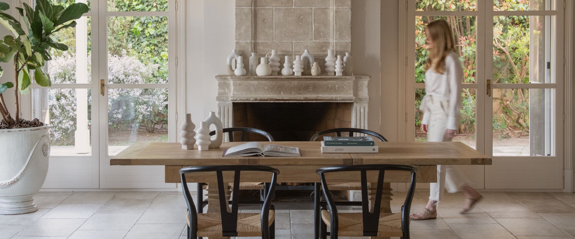 Muebles de madera de olmo reciclada