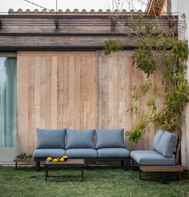 Conjuntos de sof&aacute;s y mesas bajas para exterior