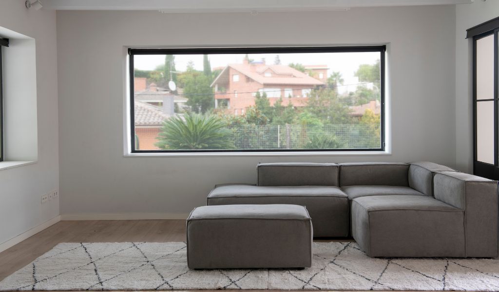 Sofá modular con chaise longue gris Arlo 350x170cm Clau&Chloe