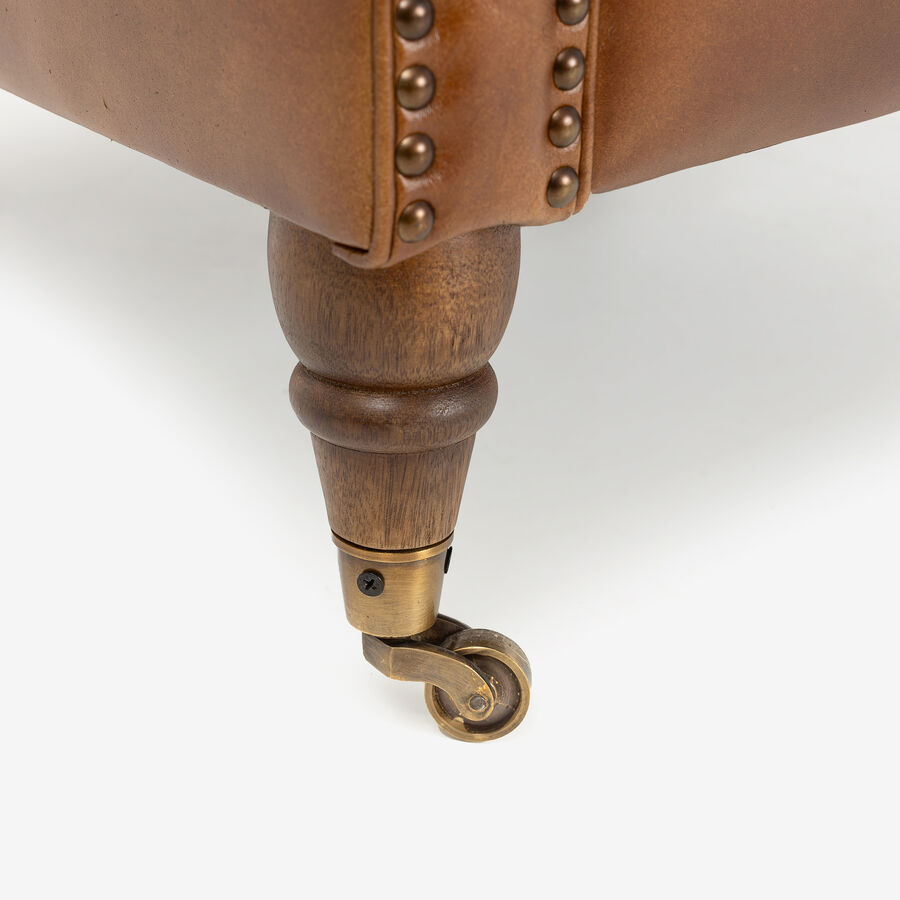 Butaca de piel marr&oacute;n Chester 84x83x88cm