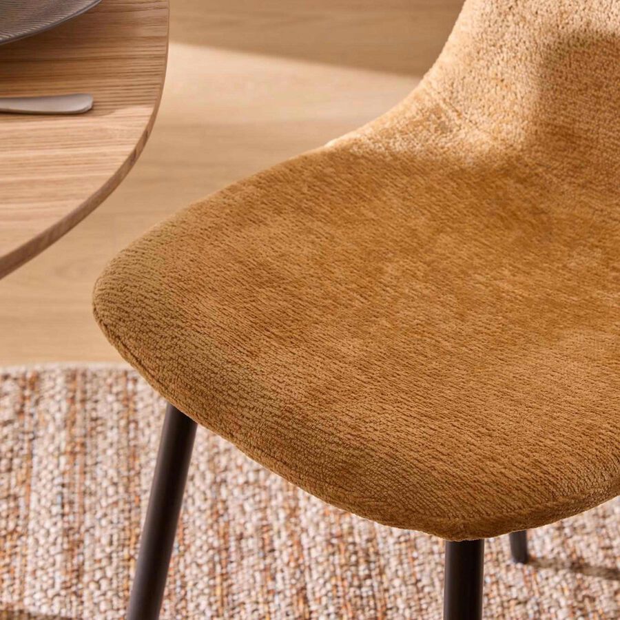 Silla de comedor ocre de chenilla Tavel 