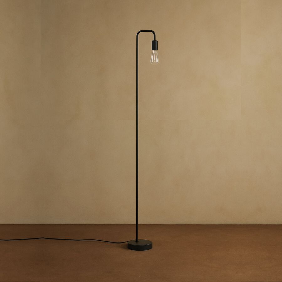 L&aacute;mpara de pie negra de metal Kobe 150cm