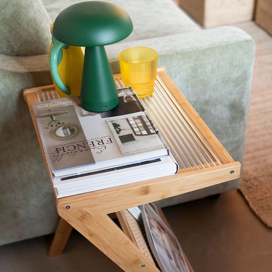 Mesa auxiliar con revistero de ratán y bambú Dagan 45x36x56cm