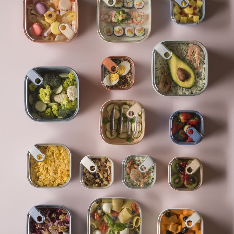 T&aacute;per herm&eacute;tico plano de PP gris Pull Box 1L