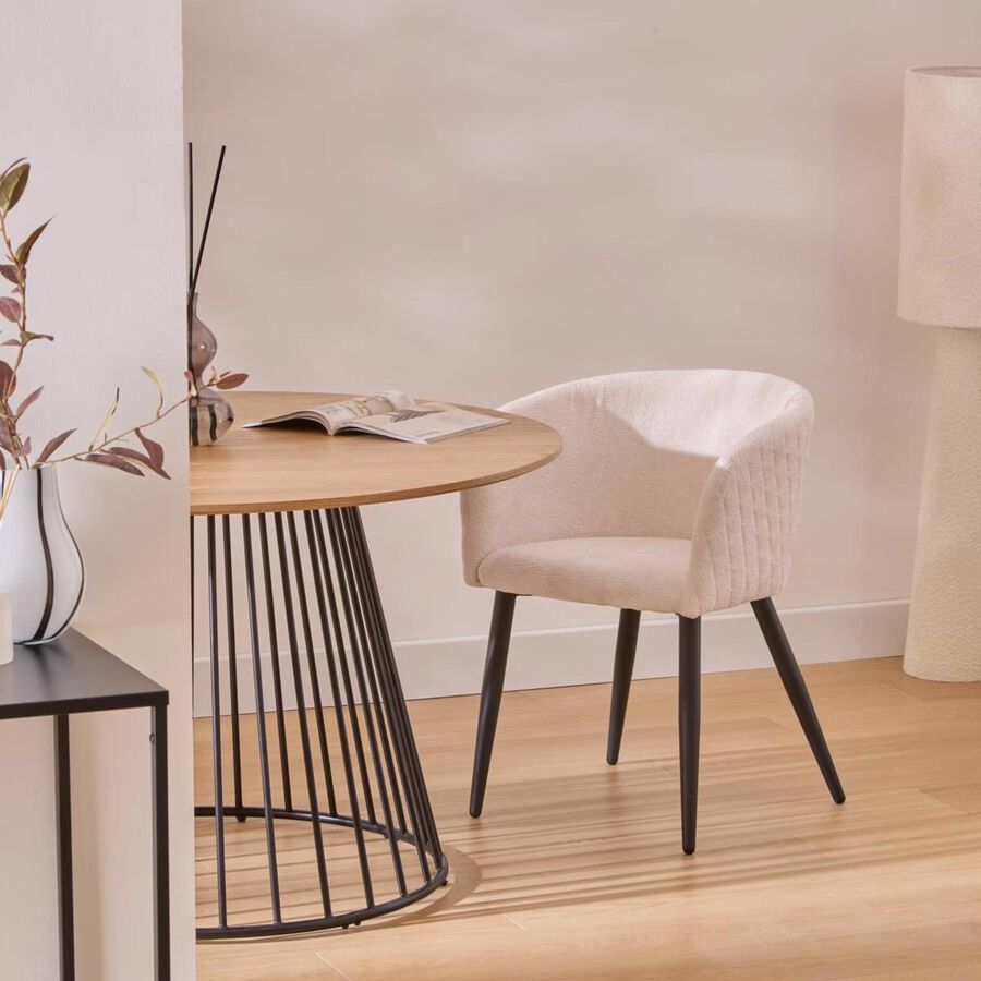 Sill&oacute;n de comedor marfil de chenilla con patas negras Zarel 