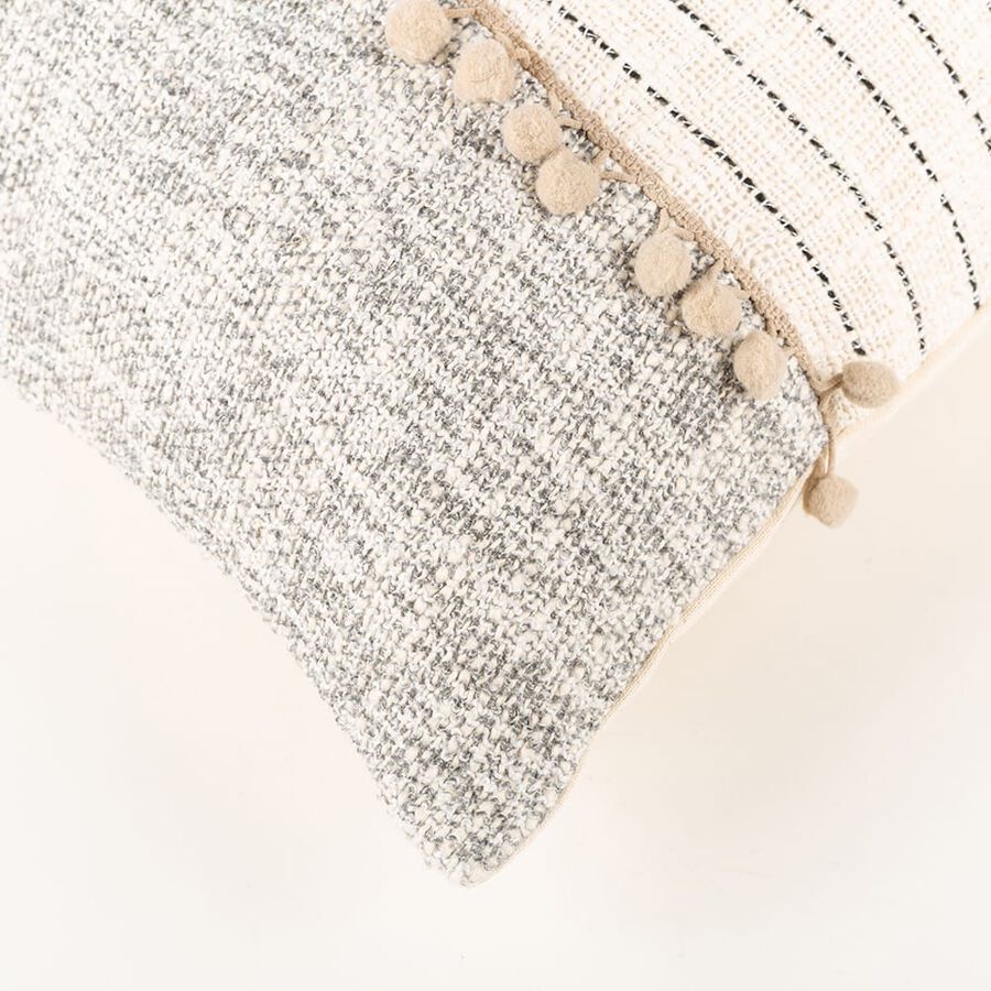 Funda de cojín gris y marfil de algodón 45x45cm