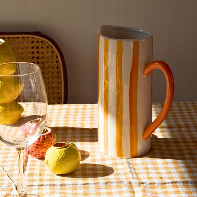 Jarra de cerámica con rayas amarillas 10x17x23cm