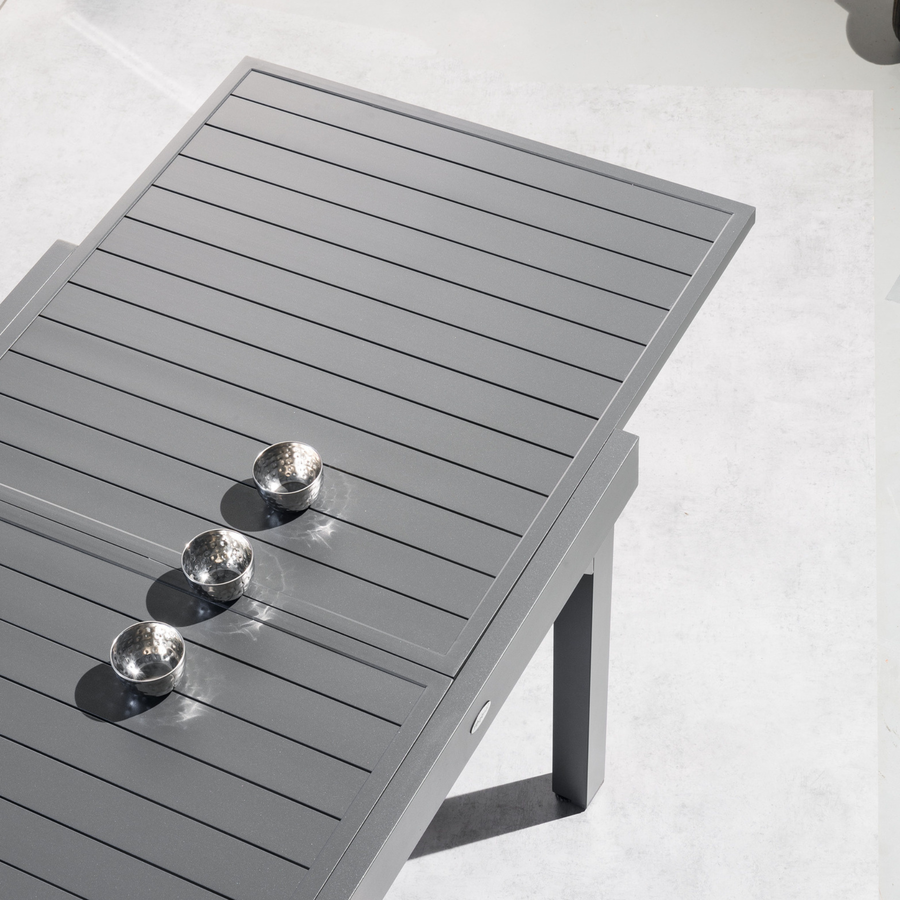 Mesa de jard&iacute;n extensible de aluminio gris Flamin 135/270x90cm