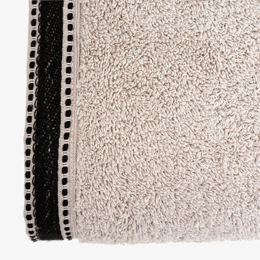 Toalla de ducha de algod&oacute;n beige Sena 70x130cm - 550 g/m&sup2;