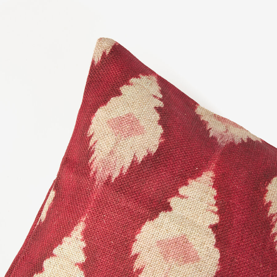 Funda de coj&iacute;n algod&oacute;n fucsia Ikat 45x45cm