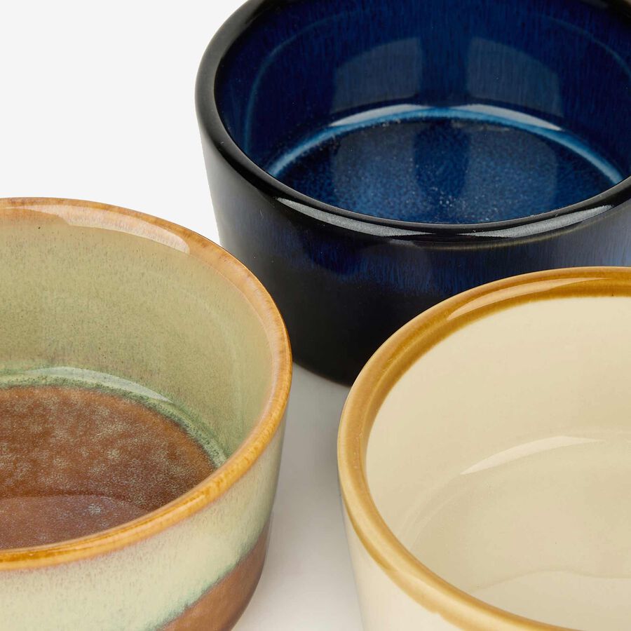 Set de 3 cuencos de cer&aacute;mica de colores con bandeja de madera