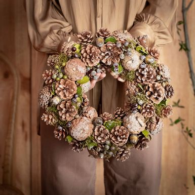 Corona decorativa pi&ntilde;as &Oslash;34cm