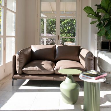 Sof&aacute; de 2 plazas caf&eacute; Evitas 176x98x78cm