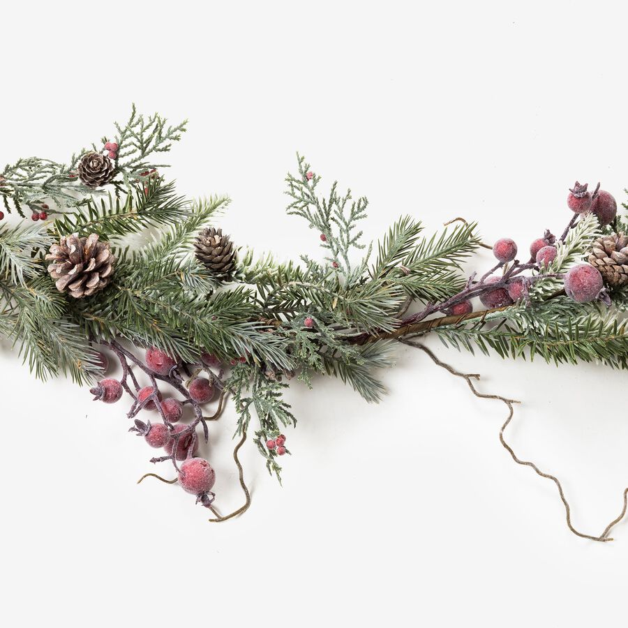 Guirnalda de pi&ntilde;as y frutos rojos 150cm