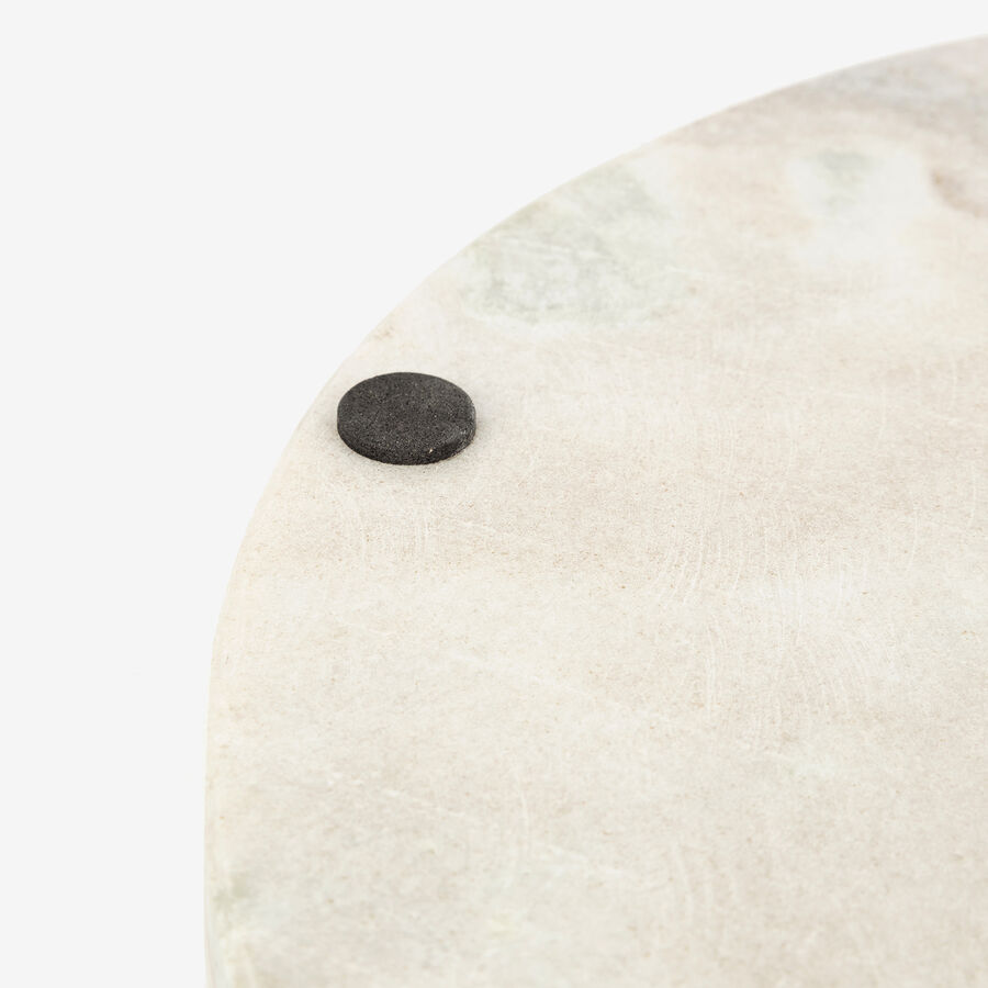 Tabla para servir aperitivos de m&aacute;rmol 24cm