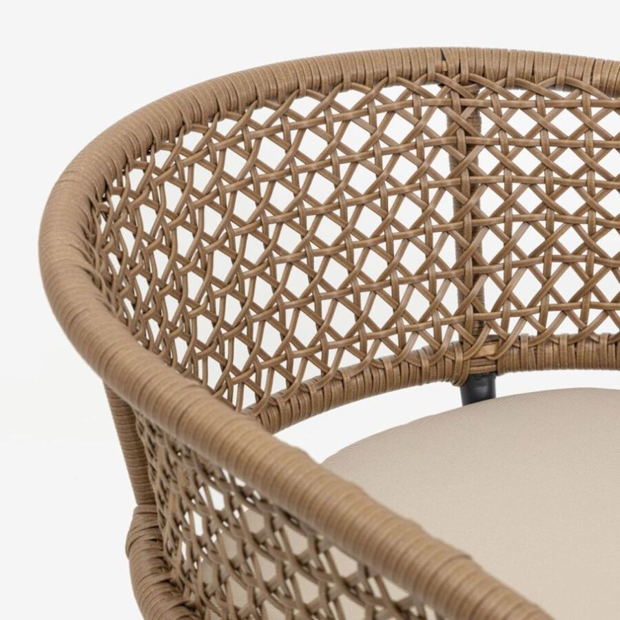 Silla para interior y exterior de rat&aacute;n sint&eacute;tico con coj&iacute;n Deia 57x61x74cm