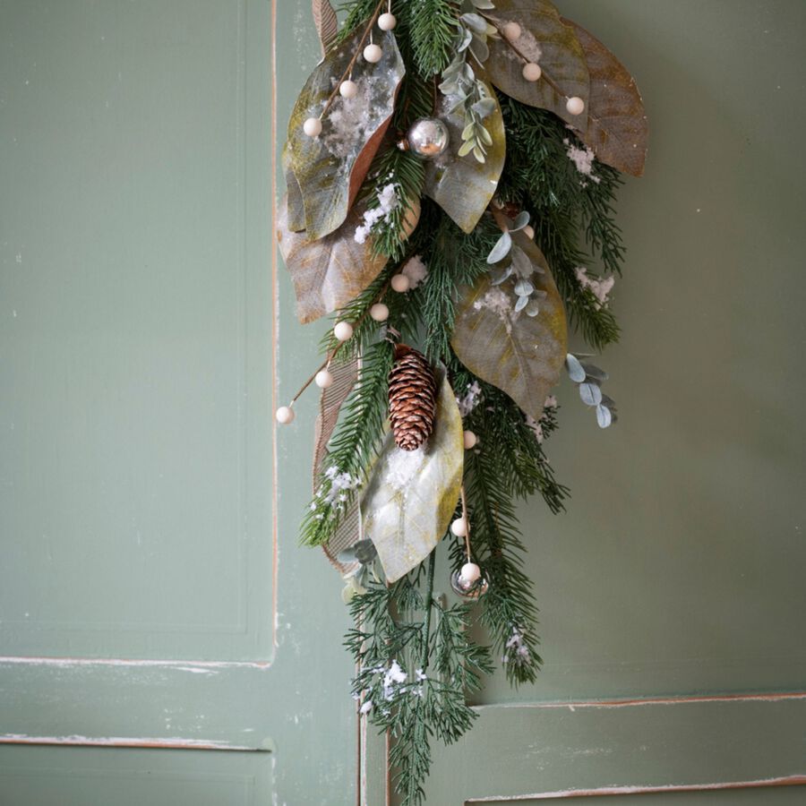 Rama de pino con bolas plateadas 72cm