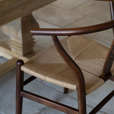 Silla de comedor de madera de olmo marr&oacute;n oscuro Irma 49x42x78cm Clau&Chloe