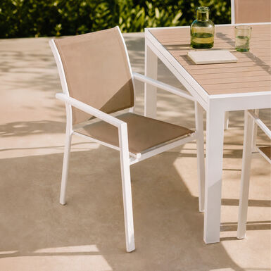 Silla de jard&iacute;n apilable de aluminio blanca Essor 56x63x88cm