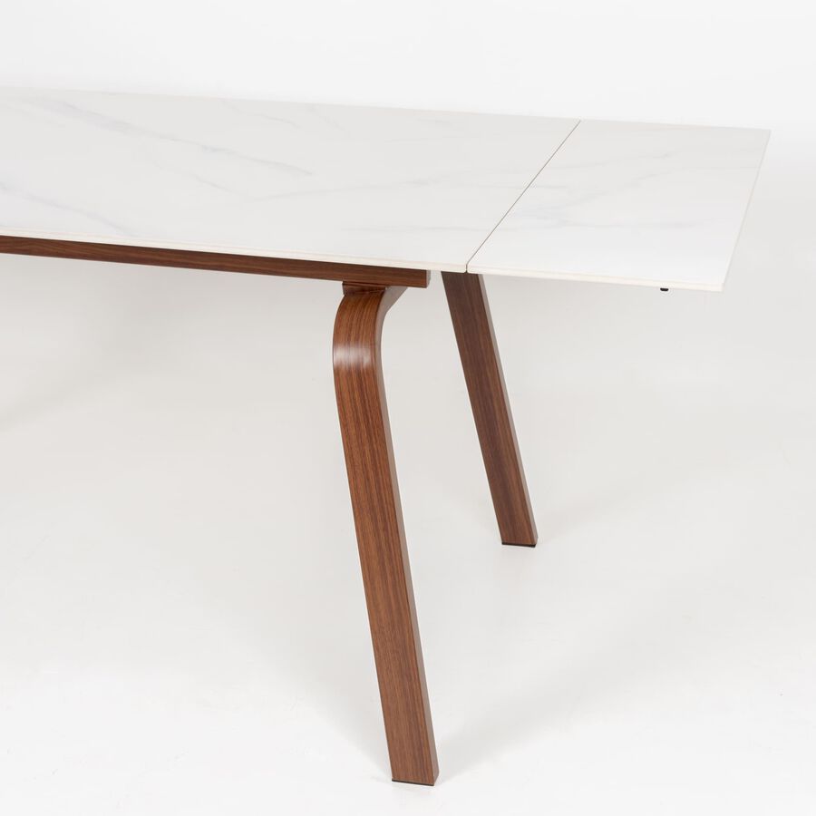 Mesa extensible con sobre porcel&aacute;nico y estructura de aluminio en color madera Arlon 140/200x80cm