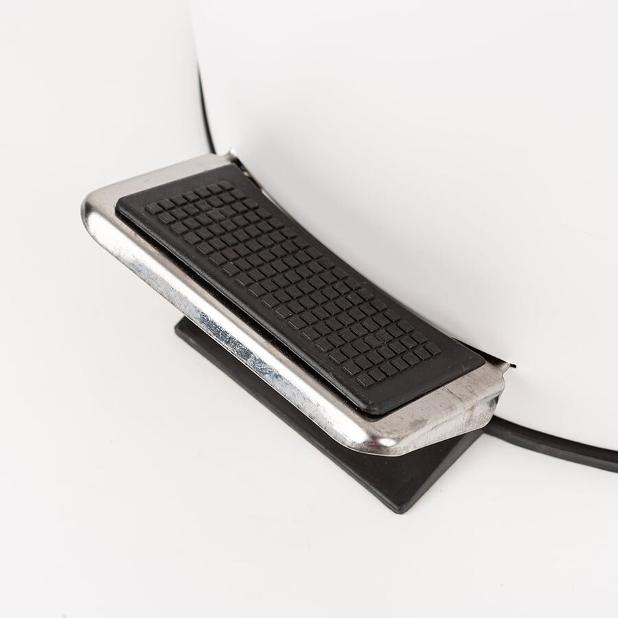 Papelera con tapa de metal blanca 12L