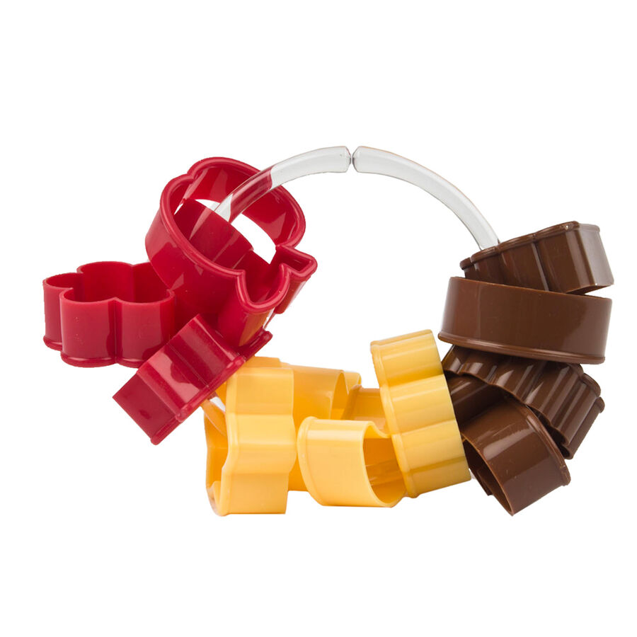 Juego de 13 cortadores de pl&aacute;stico para galletas y pastas