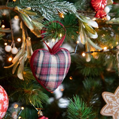 Adorno colgante Corazón de tartán 8cm