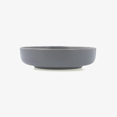 Plato hondo gris de cer&aacute;mica Iria &Oslash;18,5cm