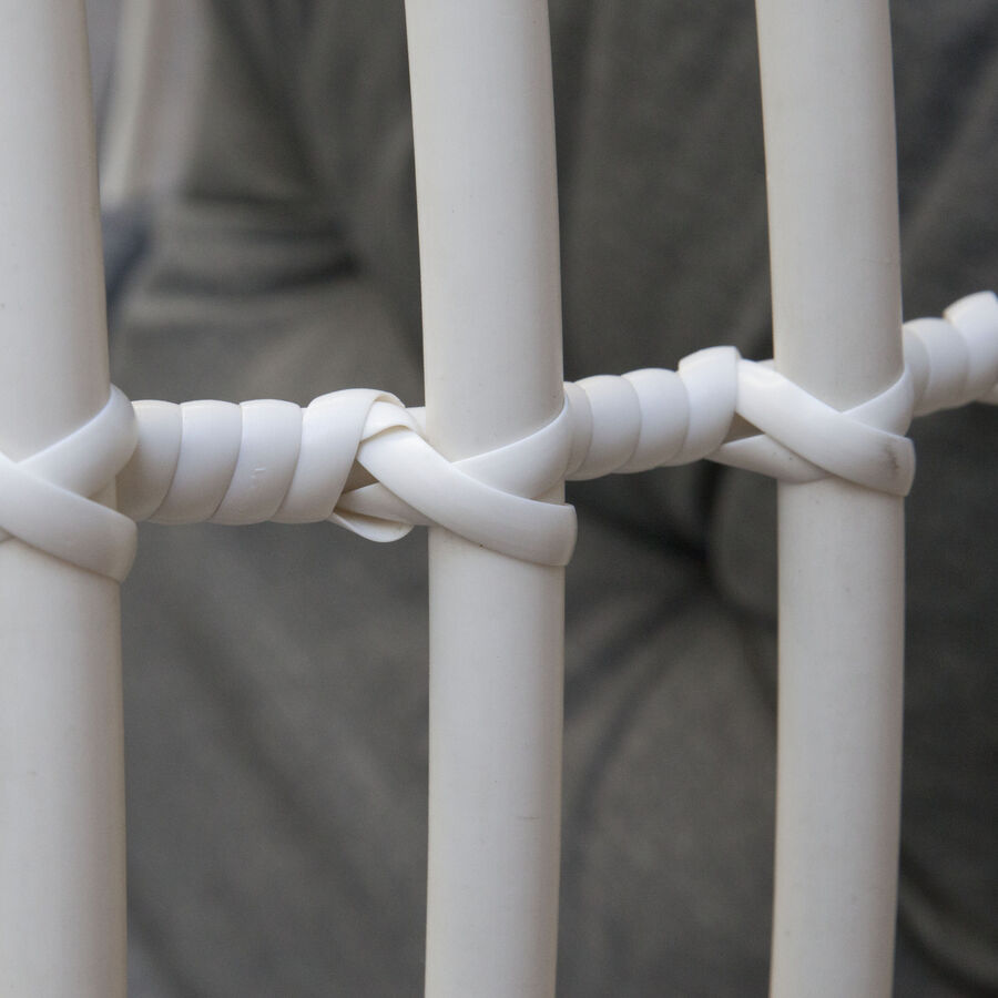 Sillón colgante blanco con cojín gris Summer 98x98x203 cm