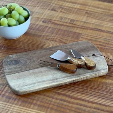 Tabla de quesos de madera de acacia con 3 utensilios