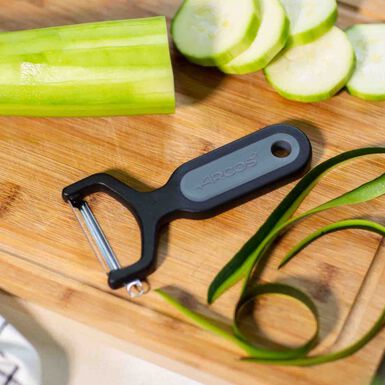 Pelador negro de filo liso de acero inoxidable - Arcos