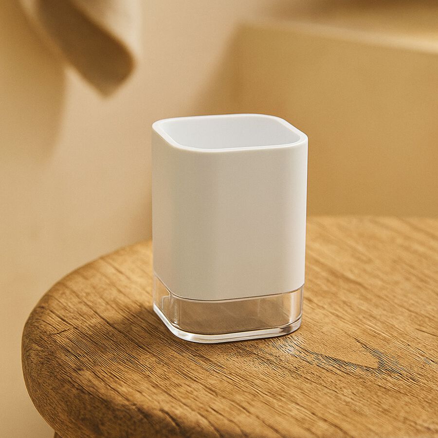 Vaso portacepillos de acr&iacute;lico blanco 8x11cm