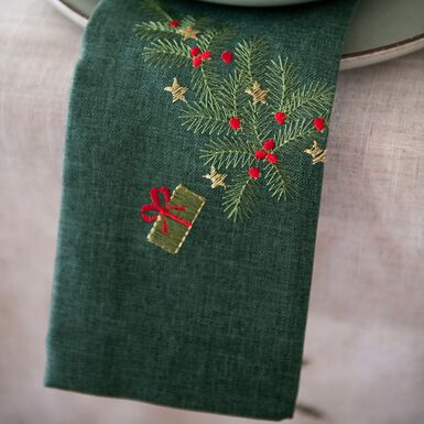 Servilleta verde con bordado Muñeco de nieve 45x45cm