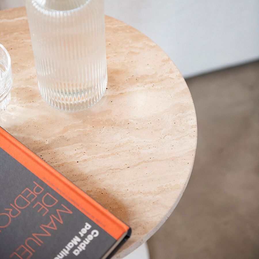 Mesa auxiliar de travertino y metal blanca Travertine &Oslash;40x45cm