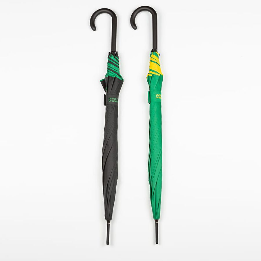 Paraguas autom&aacute;tico Benetton de distintos colores