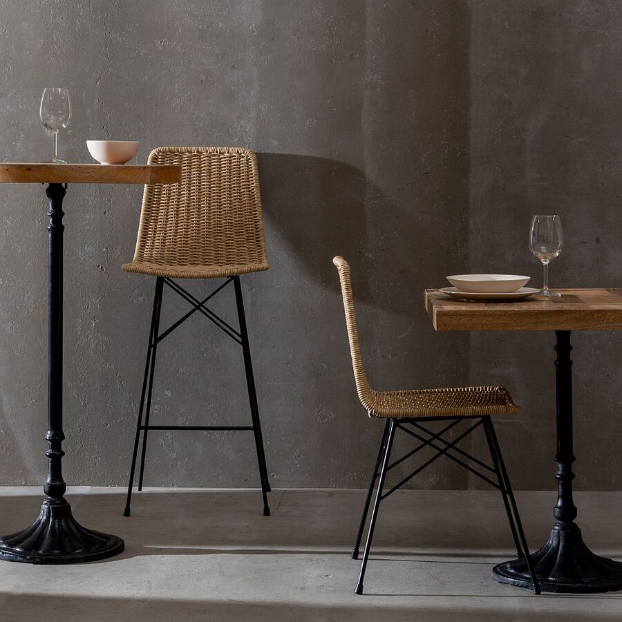 Taburete alto de ratán sintético y metal 45x41x113cm