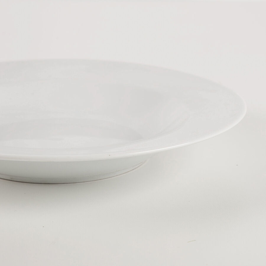 Plato hondo de porcelana Basic &Oslash;21,5