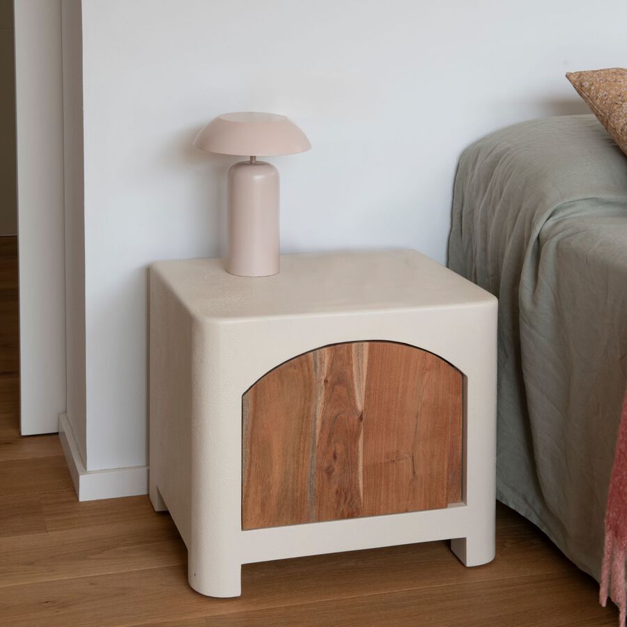 Mesita de noche de madera de acacia y microcemento Kurli 50x40x45cm Clau&Chloe