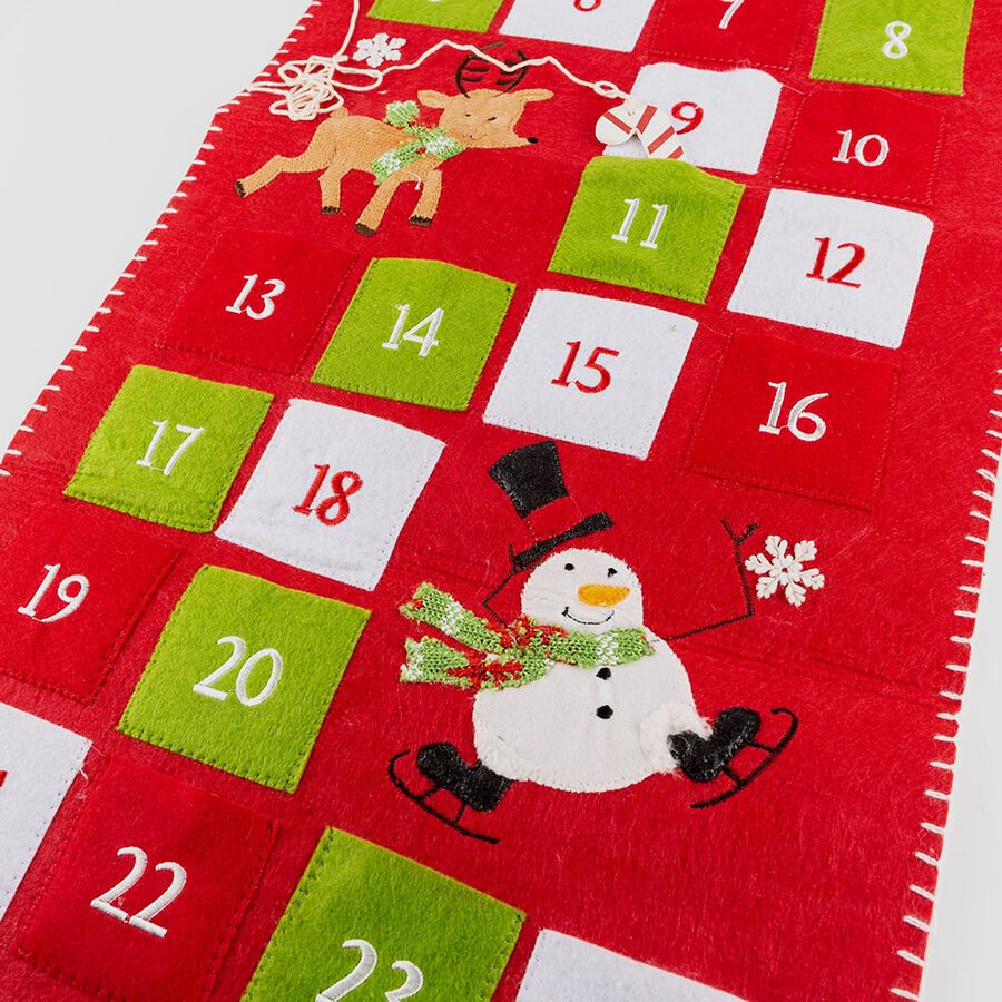Calendario de adviento de fieltro rojo para colgar
