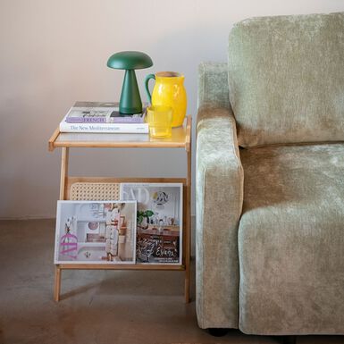 Mesa auxiliar con revistero de ratán y bambú Dagan 45x36x56cm