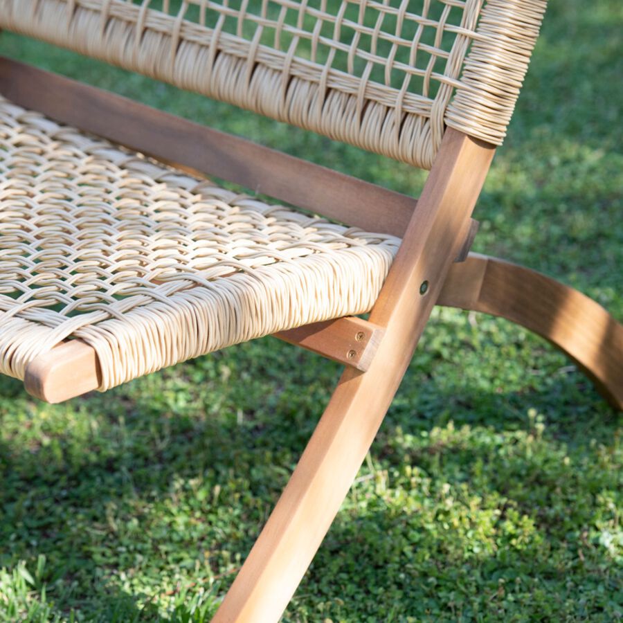 Butaca plegable de madera de acacia y ratán Amira 62x24x100cm