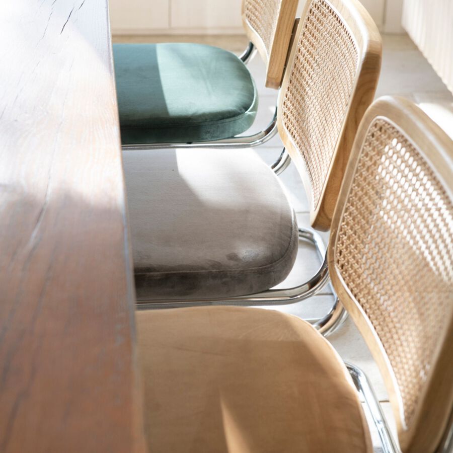 Silla de comedor de madera de olmo y rat&aacute;n verde Leonor 47,5x63,5x82cm Clau&Chloe