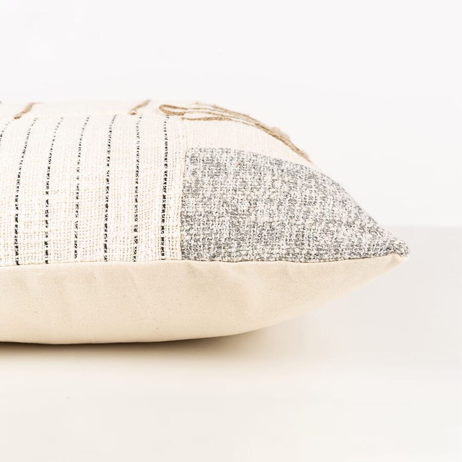 Funda de cojín gris y marfil de algodón 45x45cm