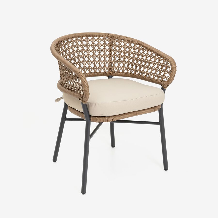 Silla para interior y exterior de rat&aacute;n sint&eacute;tico con coj&iacute;n Deia 57x61x74cm