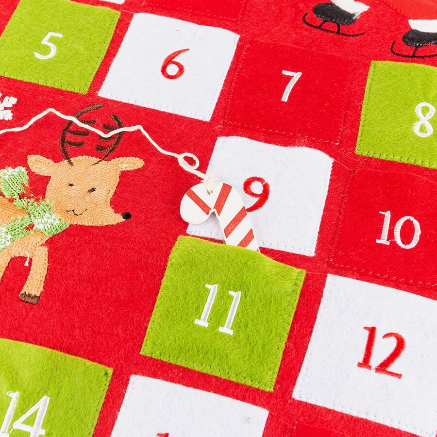 Calendario de adviento de fieltro rojo para colgar
