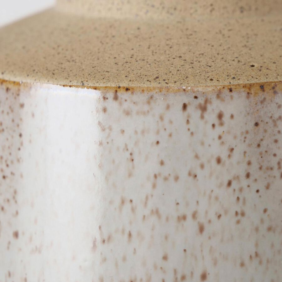 Jarr&oacute;n decorativo beige de cer&aacute;mica Catria &Oslash;10x19cm