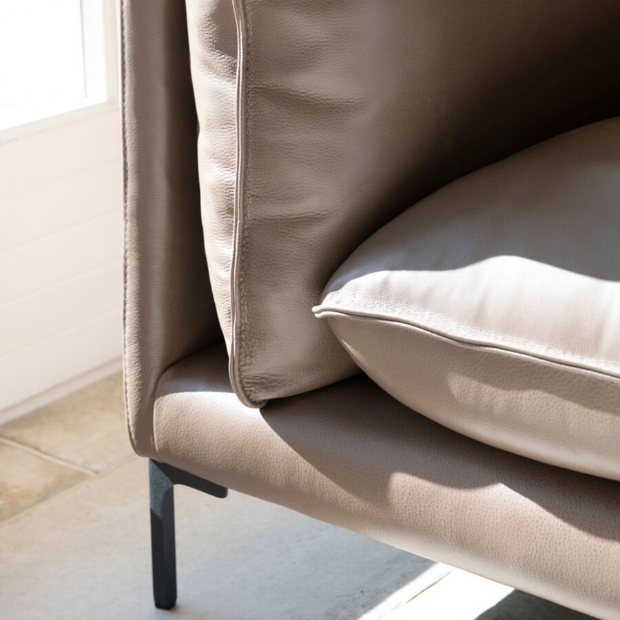 Sof&aacute; de 2 plazas caf&eacute; Evitas 176x98x78cm