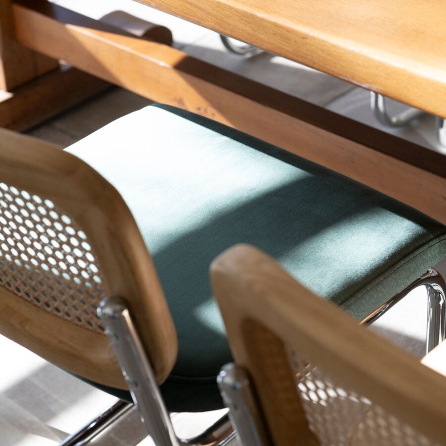 Silla de comedor de madera de olmo y rat&aacute;n verde Leonor 47,5x63,5x82cm Clau&Chloe