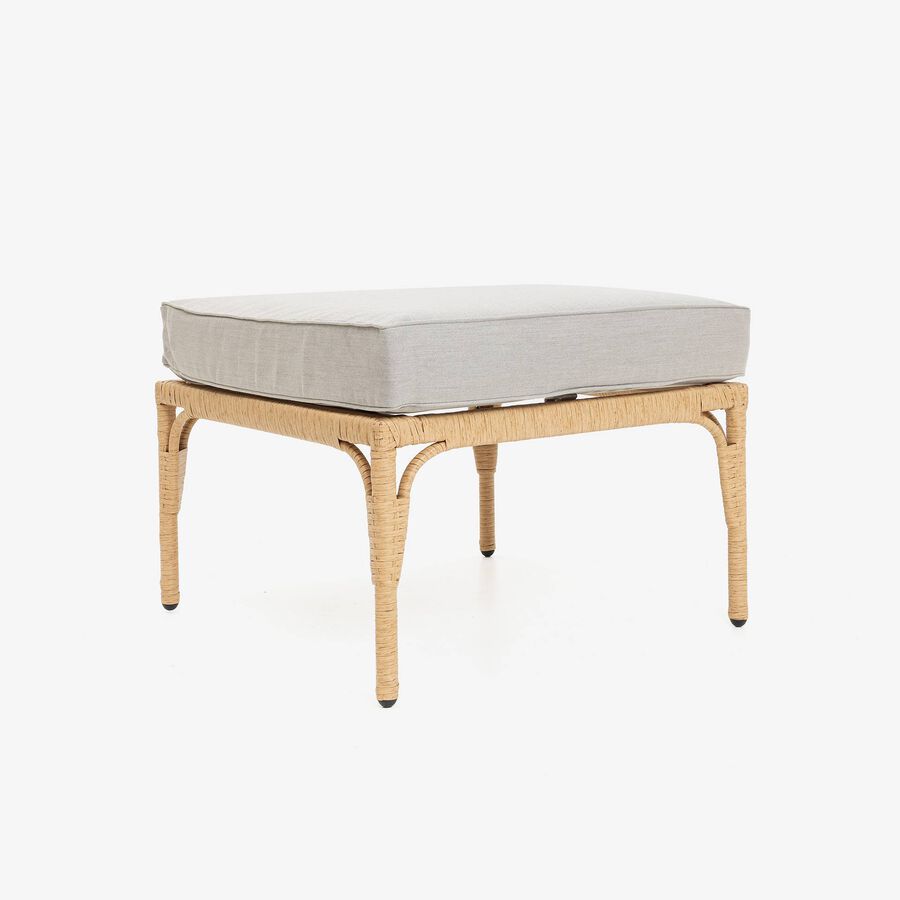 Sof&aacute; de jard&iacute;n chaise longue con puf de rat&aacute;n sint&eacute;tico Balos